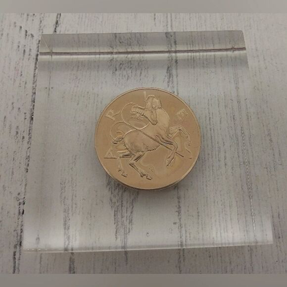 Zodiac Coin Medal Aries Gold-Bronze Lucite Paperweight Vintage Franklin Mint - Picture 4 of 14